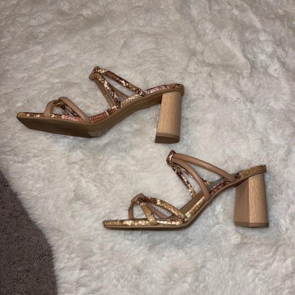 Dolce vita slide on sandal - Picture 2 of 6